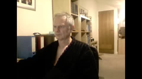 Snapshot of henri1964 chatting on 09/18/25, 11:18 henri1964 online show from 09/18/25, 11:18