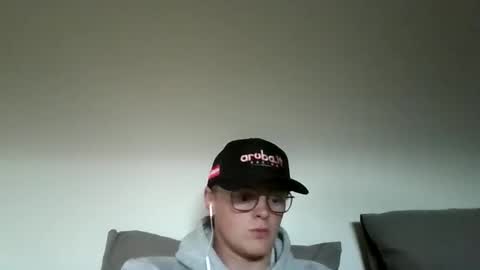 henrietje online show from 05/14/26, 07:09