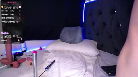 Snapshot of henry_diaz chatting on 11/14/25, 08:35 Henry online show from 11/14/25, 08:35