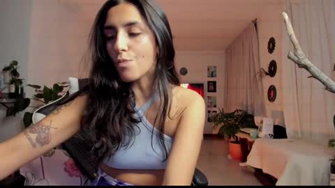 Hello I am Valentina independent Colombian model I love sensuality and pleasure welcome online show from 01/18/25, 02:25