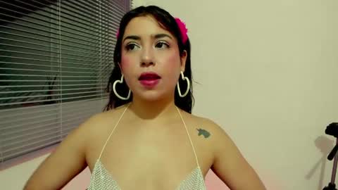 hera online show from 04/01/26, 01:06