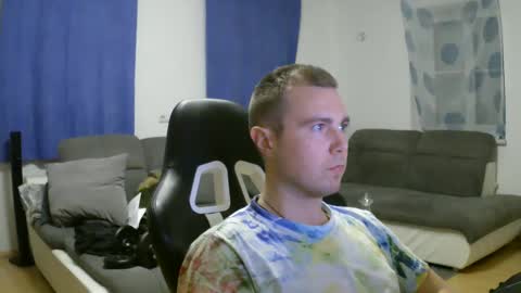 Snapshot of herbstenden chatting on 02/02/25, 06:42 John Pearl online show from 02/02/25, 06:42