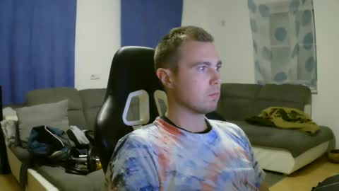 Snapshot of herbstenden chatting on 02/05/25, 08:25 John Pearl online show from 02/05/25, 08:25