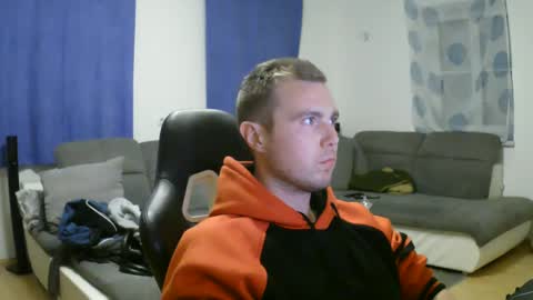 Snapshot of herbstenden chatting on 02/09/25, 09:39 John Pearl online show from 02/09/25, 09:39