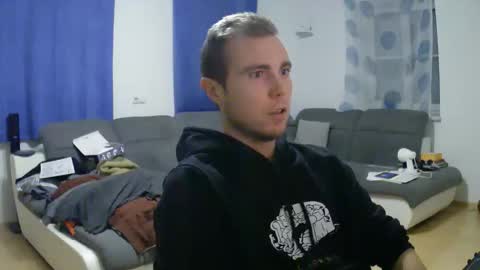 Snapshot of herbstenden chatting on 10/27/25, 08:57 John Pearl online show from 10/27/25, 08:57