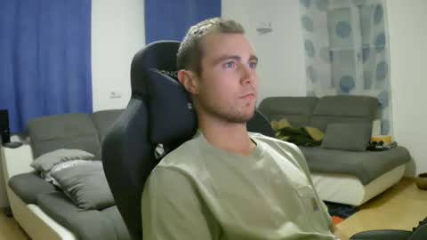 John Pearl online show from 12/05/25, 07:10