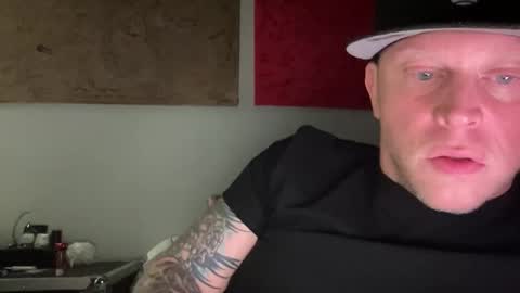heretopleaseyounow580990 online show from 05/22/26, 08:53