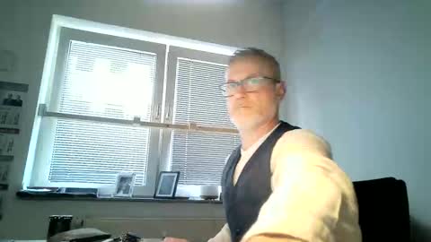 hering76 online show from 06/03/26, 06:05