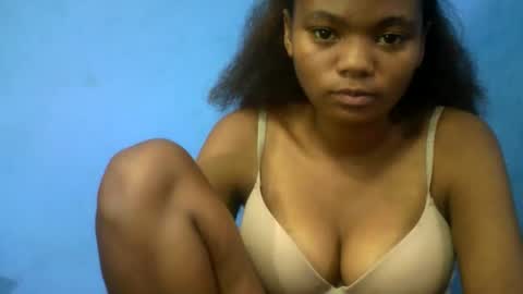 Snapshot of herisse01 chatting on 04/21/26, 01:42 herisse01 online show from 04/21/26, 01:42