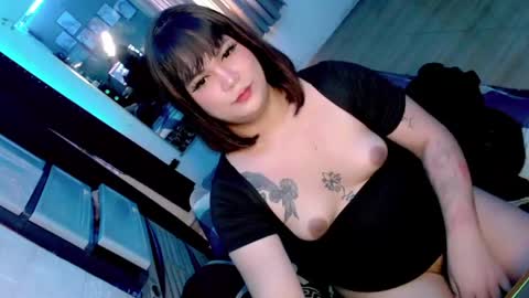 Snapshot of hermaphrodite199x chatting on 05/09/26, 01:44 hermaphrodite199x online show from 05/09/26, 01:44