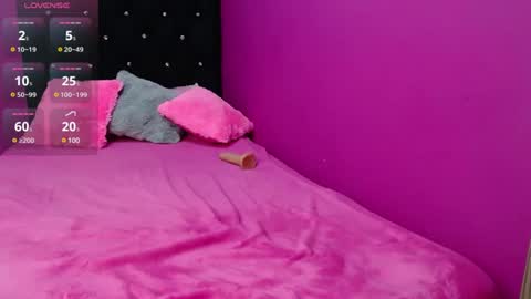 Snapshot of hermione_sweet18 chatting on 02/11/25, 04:44 Alana online show from 02/11/25, 04:44