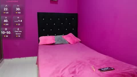 Snapshot of hermione_sweet18 chatting on 02/19/25, 01:40 Alana online show from 02/19/25, 01:40