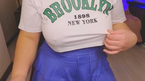 Snapshot of heroine_of_your_life chatting on 01/22/25, 10:18 Maryana online show from 01/22/25, 10:18