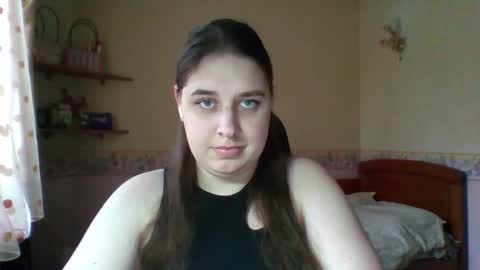 hess_luna_ online show from 02/25/26, 10:03