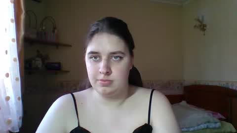 hess_luna_ online show from 03/19/26, 10:08