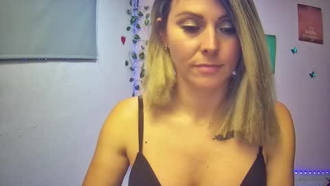 Hestesiaxx online show from 09/13/25, 02:55