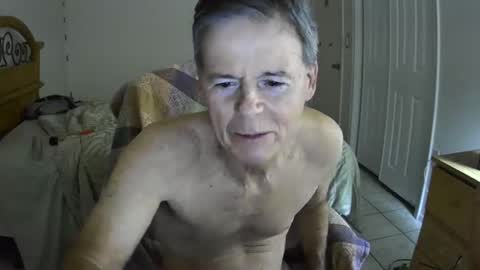 Snapshot of hewes1 chatting on 12/30/24, 07:48 hewes1 online show from 12/30/24, 07:48