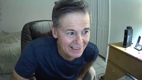 Snapshot of hewes1 chatting on 01/14/25, 08:04 hewes1 online show from 01/14/25, 08:04