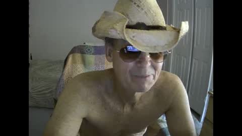 Snapshot of hewes1 chatting on 01/17/25, 09:28 hewes1 online show from 01/17/25, 09:28