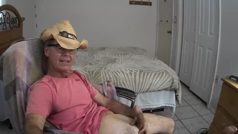 Snapshot of hewes1 chatting on 02/03/25, 07:00 hewes1 online show from 02/03/25, 07:00