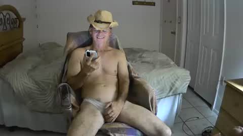 Snapshot of hewes1 chatting on 02/12/25, 11:40 hewes1 online show from 02/12/25, 11:40