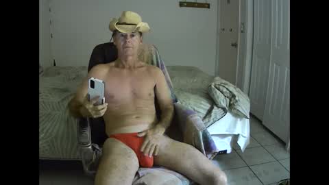 Snapshot of hewes1 chatting on 02/17/25, 07:26 hewes1 online show from 02/17/25, 07:26