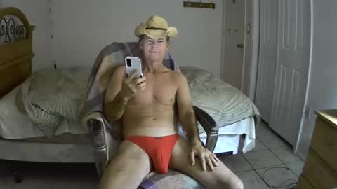 Snapshot of hewes1 chatting on 02/18/25, 10:16 hewes1 online show from 02/18/25, 10:16