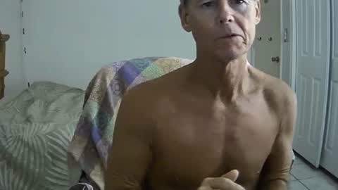 Snapshot of hewes1 chatting on 09/14/25, 11:37 hewes1 online show from 09/14/25, 11:37