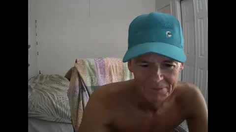 Snapshot of hewes1 chatting on 09/18/25, 11:18 hewes1 online show from 09/18/25, 11:18