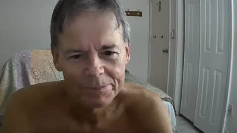 Snapshot of hewes1 chatting on 09/29/25, 09:36 hewes1 online show from 09/29/25, 09:36