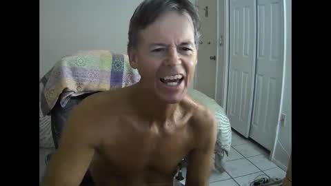 Snapshot of hewes1 chatting on 10/24/25, 08:55 hewes1 online show from 10/24/25, 08:55