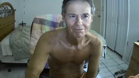 Snapshot of hewes1 chatting on 11/04/25, 12:21 hewes1 online show from 11/04/25, 12:21