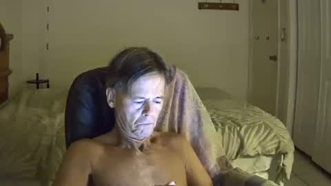 Snapshot of hewes1 chatting on 12/15/25, 11:03 hewes1 online show from 12/15/25, 11:03