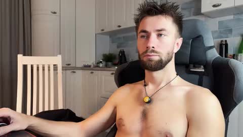 Arnold online show from 12/04/25, 09:12