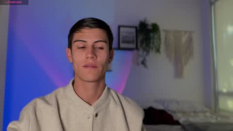 Snapshot of hey_cesard chatting on 12/04/24, 04:05 hey_cesard online show from 12/04/24, 04:05