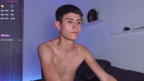 Snapshot of hey_cesard chatting on 02/13/25, 11:37 hey_cesard online show from 02/13/25, 11:37