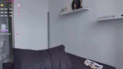 Snapshot of hey_cesard chatting on 02/17/25, 04:37 hey_cesard online show from 02/17/25, 04:37