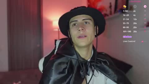 Snapshot of hey_cesard chatting on 10/31/25, 11:28 hey_cesard online show from 10/31/25, 11:28