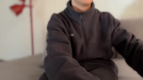 Snapshot of hey_cesard chatting on 06/11/26, 12:14 hey_cesard online show from 06/11/26, 12:14
