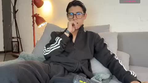 Snapshot of hey_cesard chatting on 07/09/26, 02:32 hey_cesard online show from 07/09/26, 02:32
