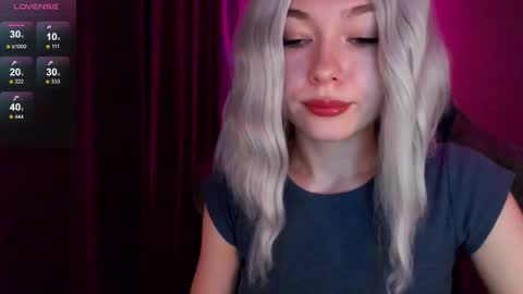  Nora  online show from 12/17/24, 11:38