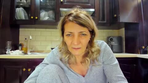 Snapshot of heyheygrey chatting on 02/14/25, 10:07 Heyheygrey online show from 02/14/25, 10:07