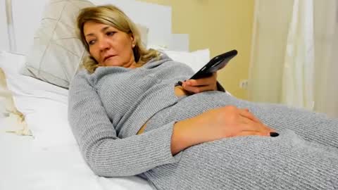 Snapshot of heyheygrey chatting on 02/14/25, 07:12 Heyheygrey online show from 02/14/25, 07:12