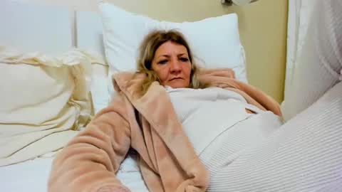 Snapshot of heyheygrey chatting on 02/19/25, 01:51 Heyheygrey online show from 02/19/25, 01:51