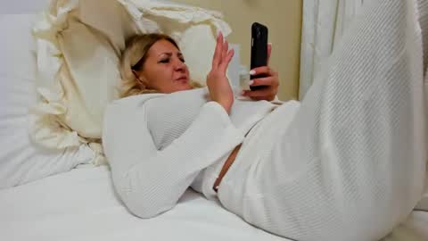 Snapshot of heyheygrey chatting on 02/23/25, 07:38 Heyheygrey online show from 02/23/25, 07:38