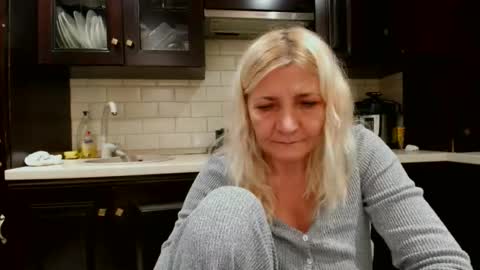 Snapshot of heyheygrey chatting on 10/09/25, 05:22 Heyheygrey online show from 10/09/25, 05:22