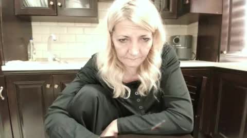 Snapshot of heyheygrey chatting on 10/16/25, 09:21 Heyheygrey online show from 10/16/25, 09:21