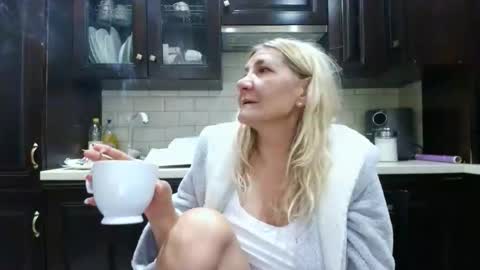 Snapshot of heyheygrey chatting on 11/21/25, 05:39 Heyheygrey online show from 11/21/25, 05:39