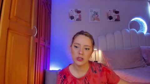 Martina Ricci Show schedule Monday to Friday 8am colombia time I work some weekends  online show from 01/12/26, 02:33