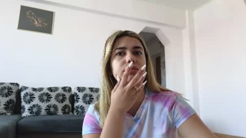 Siana online show from 06/17/26, 09:01